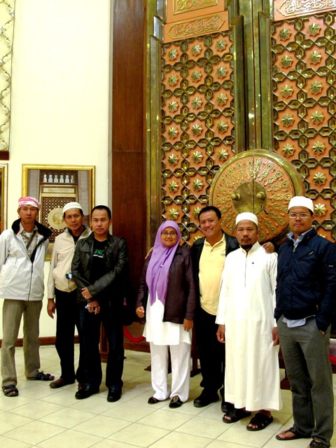 Umroh bersama Rudi Purnomo Owner Kupu-kupu Malam Umroh bersama Rudi Purnomo Owner Kupu-kupu Malam
