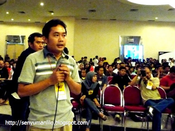 Aktif bertanya di beberapa sesi acara Aktif bertanya di beberapa sesi acara