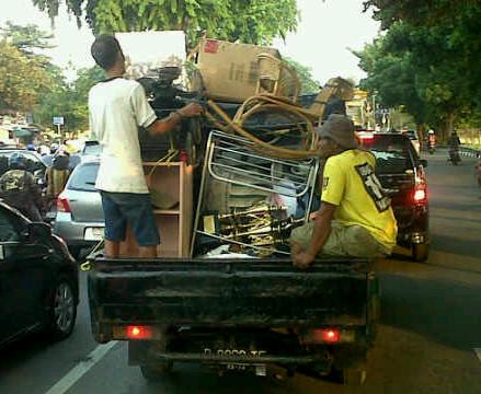 http://rajapindah.com/img/pics_roll_pics/pindahan_konvensional.jpg