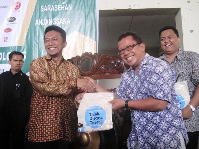 onno w &tifatul